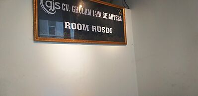 Studio Room Apartment Aeropolis by Rusdi