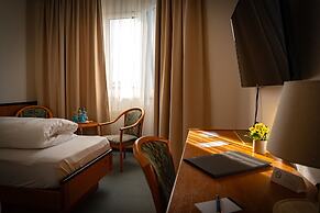 E&D Hotel