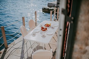 Seafront Palazzo Rovinj With Private sea Access