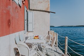 Seafront Palazzo Rovinj With Private sea Access