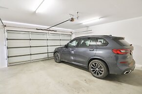 Indulge Luxury Homes - Dockside Marina