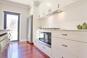 Indulge Luxury Homes - Dockside Marina