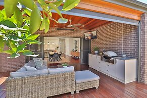 Indulge Luxury Homes - Dockside Marina