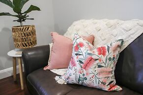 Indulge Luxury Homes - Dockside Marina