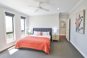 Indulge Luxury Homes - Dockside Marina