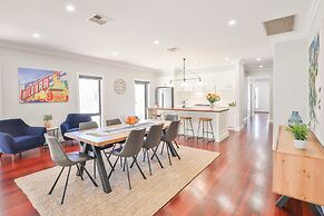 Indulge Luxury Homes - Dockside Marina