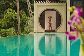 Luxury Private Beachfront Haileng Villa