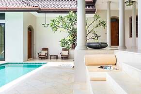 Luxury Private Beachfront Haileng Villa