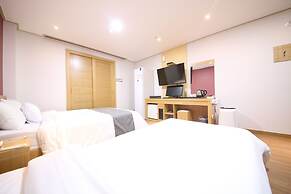 Golden Business Hotel