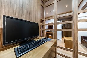 Golden Business Hotel