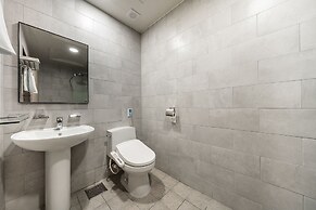 Golden Business Hotel