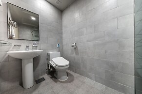 Golden Business Hotel