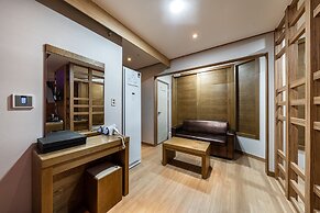 Golden Business Hotel