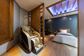 Golden Business Hotel