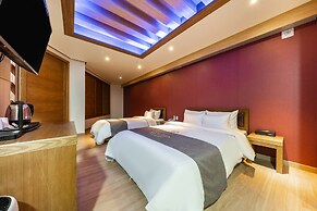 Golden Business Hotel