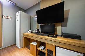 Golden Business Hotel