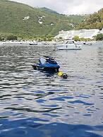 Charming Coastal Escape With Sea Views - 7 Guests