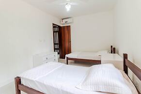 IP01 Casa 5 Suítes a 100m da Praia