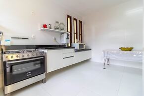 IP01 Casa 5 Suítes a 100m da Praia