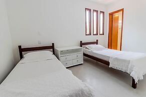 IP01 Casa 5 Suítes a 100m da Praia