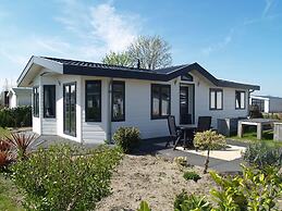 Well-kept Chalet not far From the Biesbosch