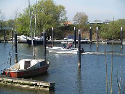 Well-kept Chalet not far From the Biesbosch