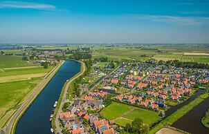 Holiday Home Built in Zaanse Style, Near Alkmaar