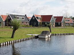 Holiday Home Built in Zaanse Style, Near Alkmaar