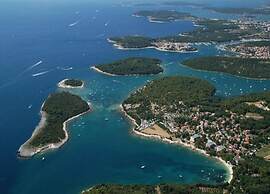 Family Escape Near Pula Beach