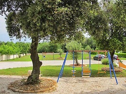 Classy Mobile Home in Banjole With Garden