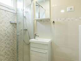 Inviting Mobile Home in Banjole With Terrace