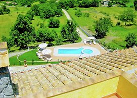 Peaceful Villa in Montefiascone with Hot Tub