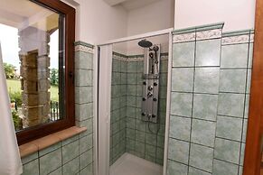 Peaceful Villa in Montefiascone with Hot Tub