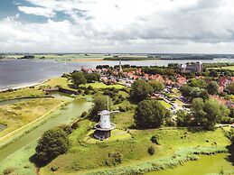 Modern Penthouse, 2 Bath Rooms Close to Lake Veere