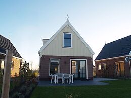 Detached Holiday Home on the Markermeer near Amsterdam