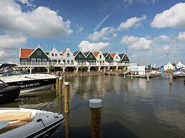Detached Holiday Home on the Markermeer near Amsterdam