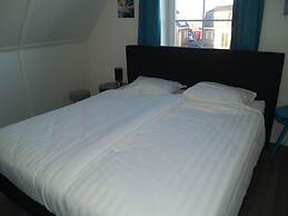 Detached Holiday Home on the Markermeer near Amsterdam