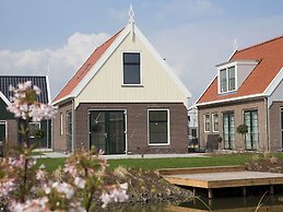 Detached Holiday Home on the Markermeer near Amsterdam