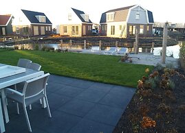 Detached Holiday Home on the Markermeer near Amsterdam