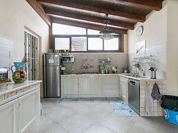 Belvilla by OYO Villa Kiara