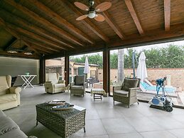 Belvilla by OYO Villa Kiara