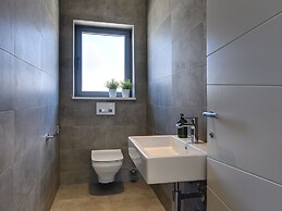 Villa in Vodnjan With Swimming Pool