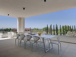 Villa in Vodnjan With Swimming Pool