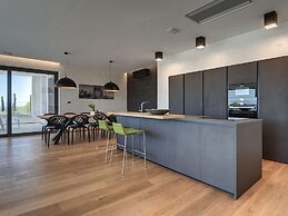 Villa in Vodnjan With Swimming Pool