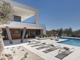 Villa in Vodnjan With Swimming Pool