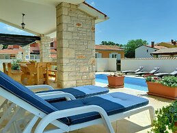 Rustic Villa in Vodnjan With Private Pool