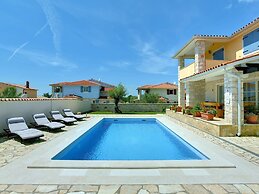 Rustic Villa in Vodnjan With Private Pool