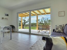 Modern Holiday Home With Enclosed Garden