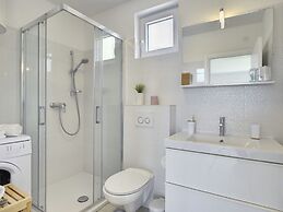 Modern Holiday Home With Enclosed Garden