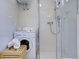 Modern Holiday Home With Enclosed Garden